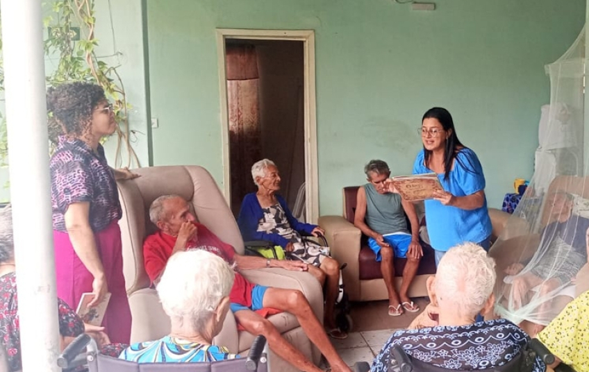 Leitura, contação de histórias e afeto: Biblioteca Municipal promove encontros literários com idosos em Santana do Ipanema
